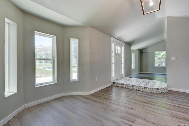 131 Sidney, San Antonio, TX 78203