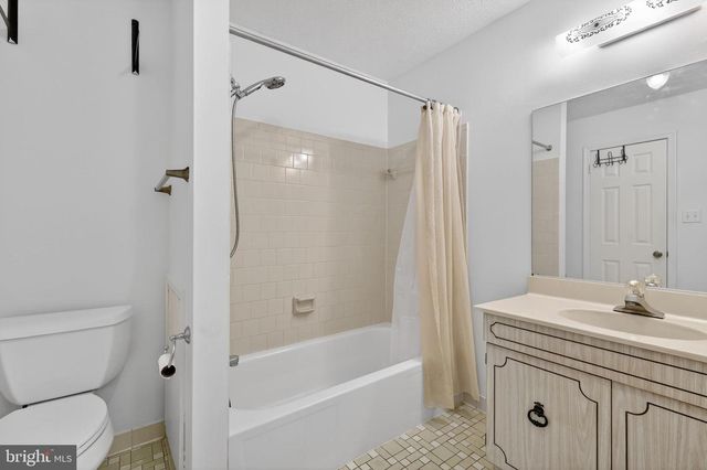 2200 TOUCHSTONE CT, Silver Spring, MD 20904