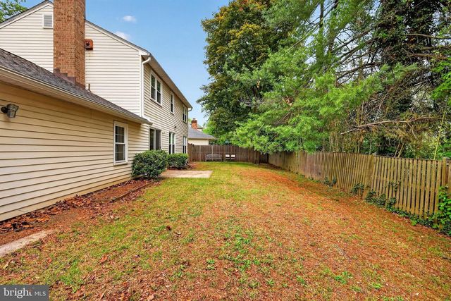 2200 TOUCHSTONE CT, Silver Spring, MD 20904