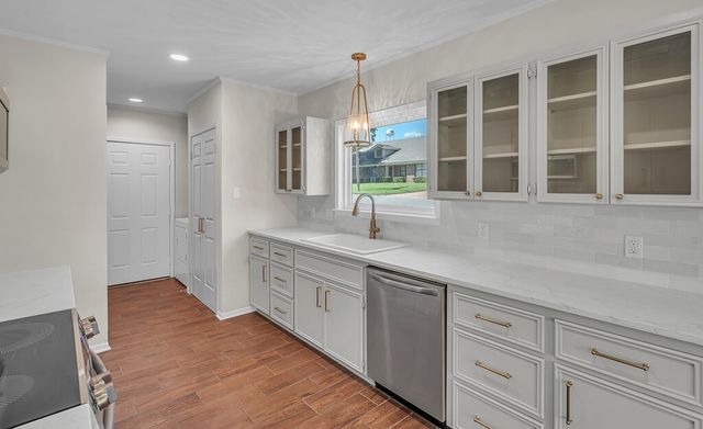 102 S Avenue Q, Clifton, TX 76634