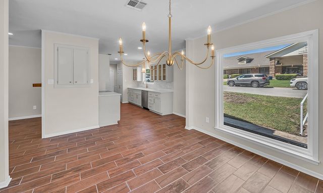 102 S Avenue Q, Clifton, TX 76634