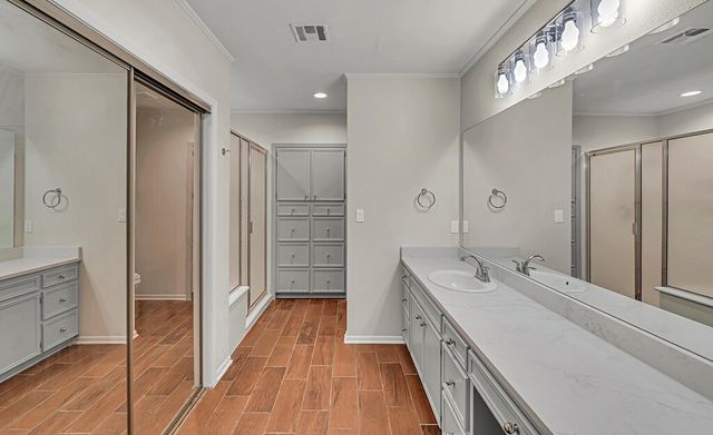 102 S Avenue Q, Clifton, TX 76634