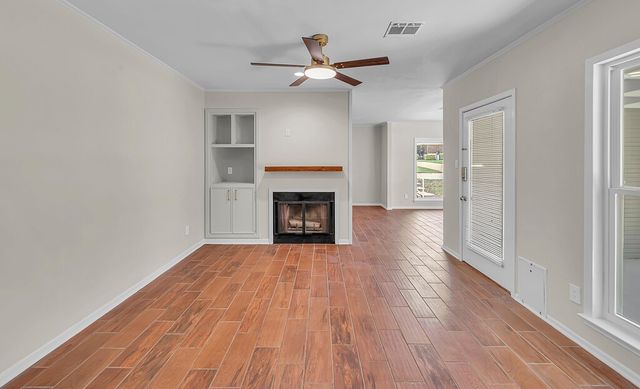102 S Avenue Q, Clifton, TX 76634