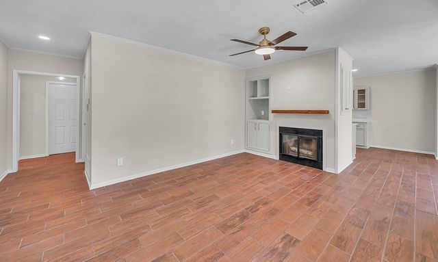 102 S Avenue Q, Clifton, TX 76634