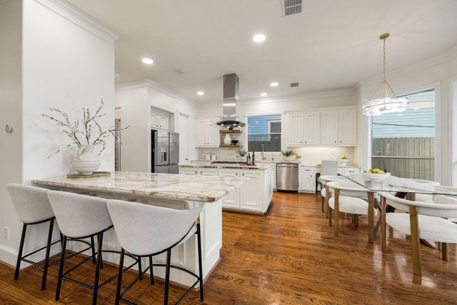 4623 Braeburn Drive, Bellaire, TX 77401