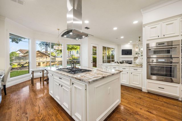 4623 Braeburn Drive, Bellaire, TX 77401
