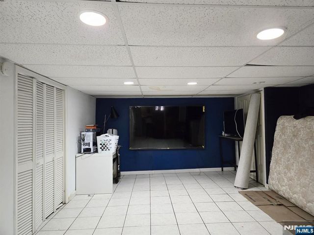 53 Murray Hill Terrace, Bergenfield, NJ 07621