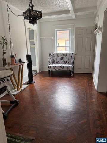53 Murray Hill Terrace, Bergenfield, NJ 07621