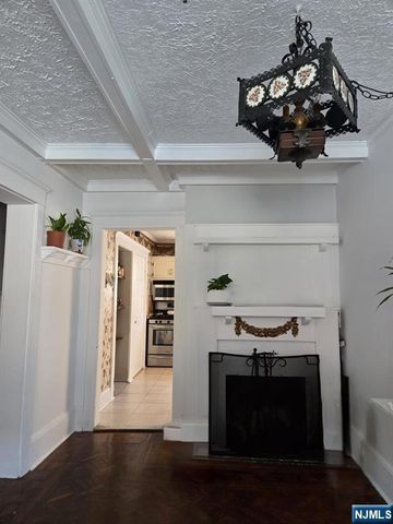 53 Murray Hill Terrace, Bergenfield, NJ 07621