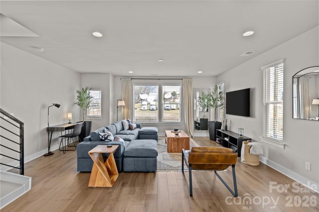 2115 Isom Street, Charlotte, NC 28208