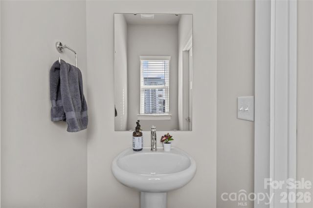 2115 Isom Street, Charlotte, NC 28208