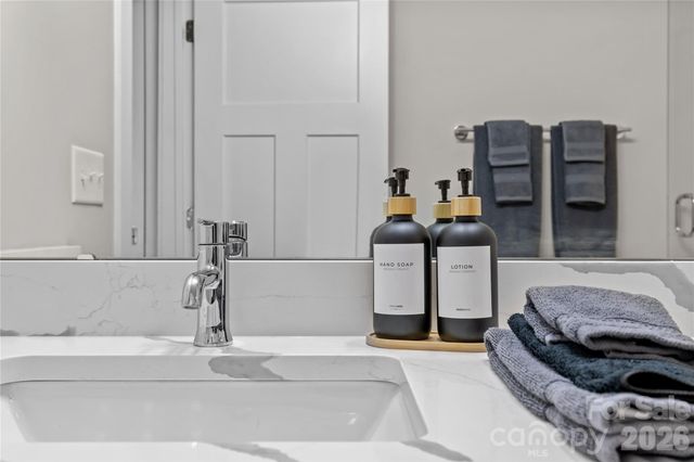 2115 Isom Street, Charlotte, NC 28208