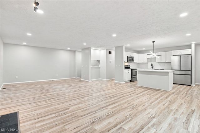 18259 Glencreek Lane, Strongsville, OH 44136