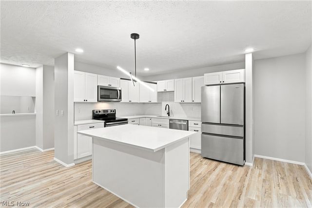 18259 Glencreek Lane, Strongsville, OH 44136