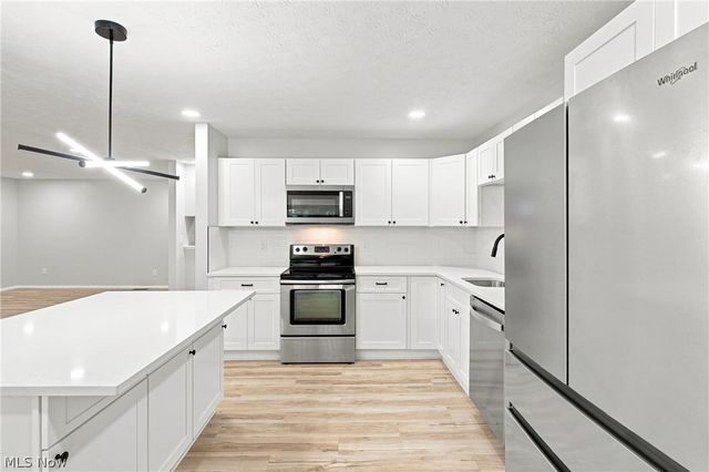 18259 Glencreek Lane, Strongsville, OH 44136