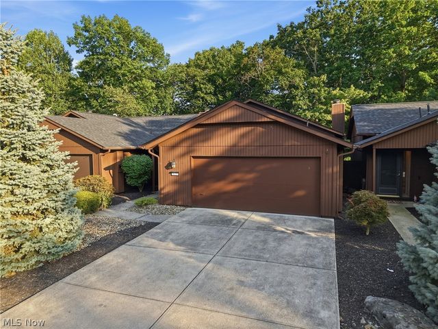 18259 Glencreek Lane, Strongsville, OH 44136