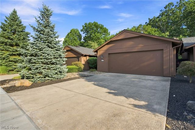 18259 Glencreek Lane, Strongsville, OH 44136