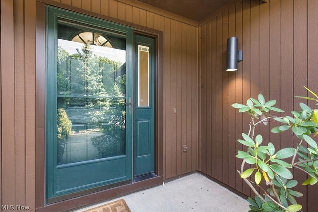 18259 Glencreek Lane, Strongsville, OH 44136