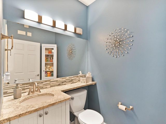 14900 W Wilbur DRIVE #1204, New Berlin, WI 53151