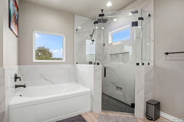 295 Delanoy Dr, Canyon Lake, TX 78133