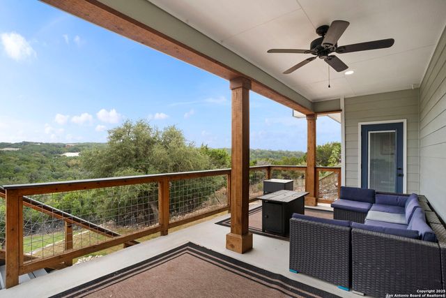 295 Delanoy Dr, Canyon Lake, TX 78133