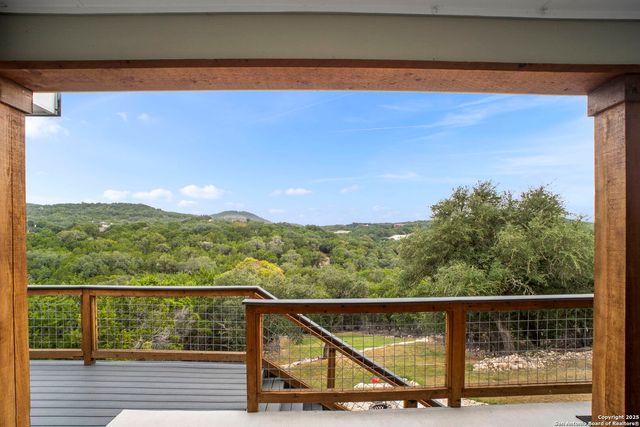 295 Delanoy Dr, Canyon Lake, TX 78133