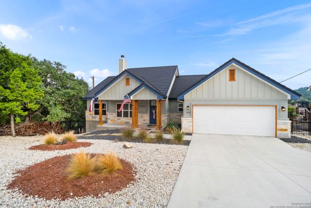 295 Delanoy Dr, Canyon Lake, TX 78133