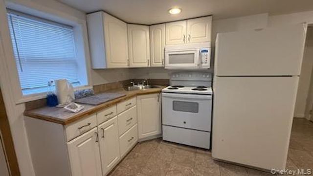 805 Doane Avenue, Bellport, NY 11713