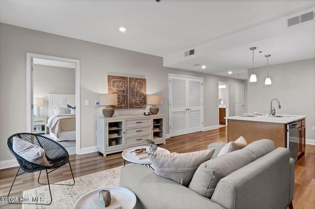 14 Grace Street 1011, Wilmington, NC 28401