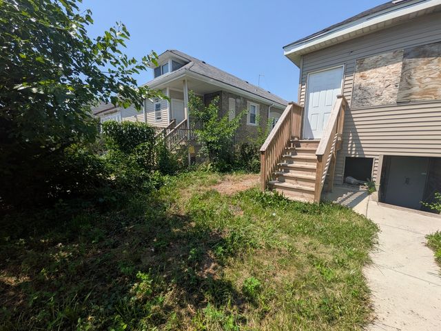 8001 S Laflin Street, Chicago, IL 60620