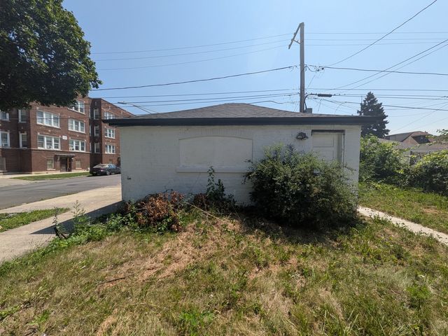 8001 S Laflin Street, Chicago, IL 60620