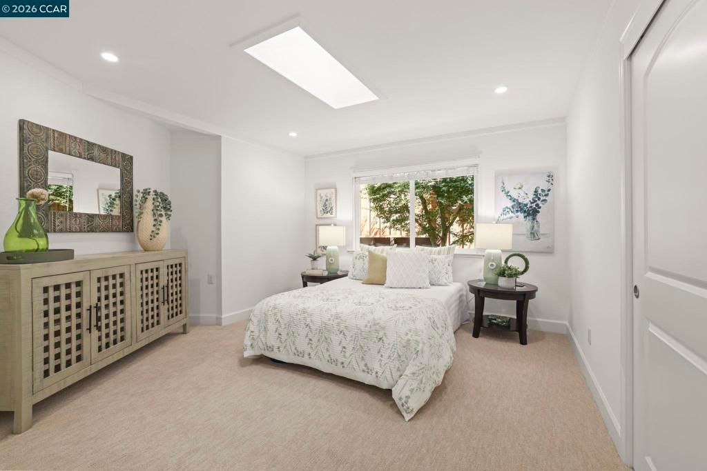 Image 25 of property listing at 10 Darnby Ct, Orinda, CA 94563