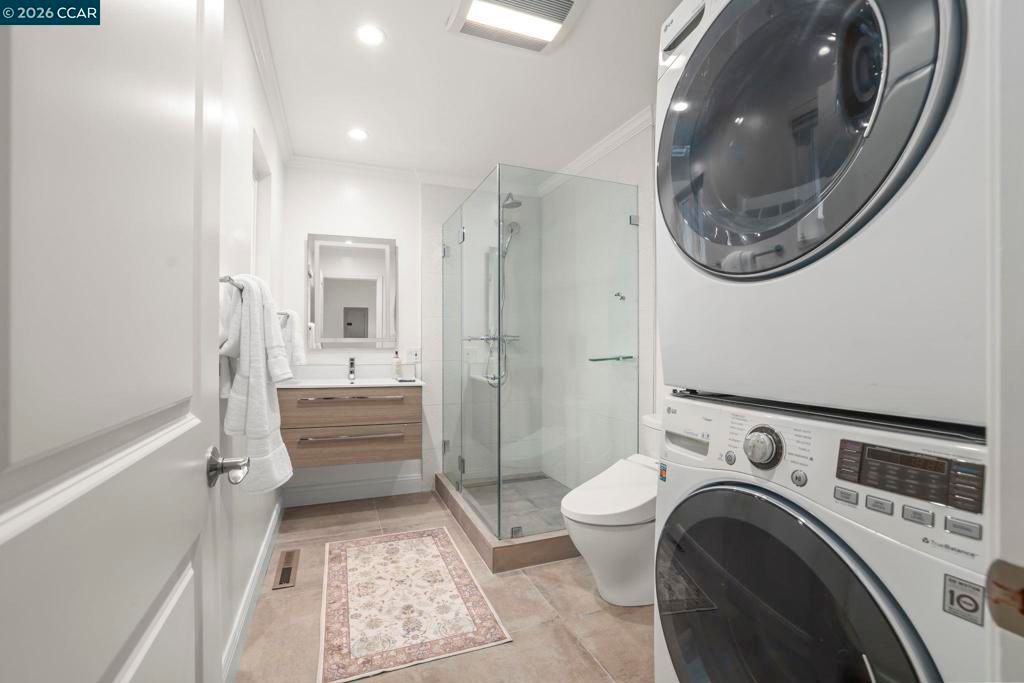Image 30 of property listing at 10 Darnby Ct, Orinda, CA 94563