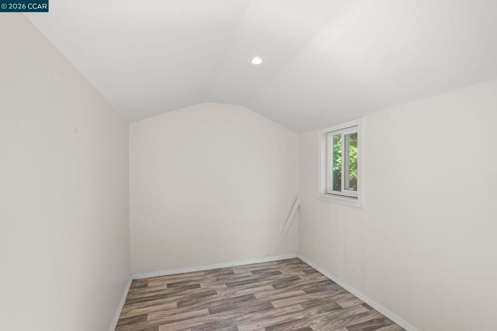 Image 42 of property listing at 10 Darnby Ct, Orinda, CA 94563