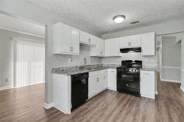 9587 Thomas Downs Lane, Jonesboro, GA 30238