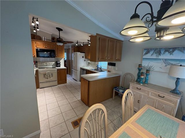 10818 Vireo CIR, Estero, FL 33928