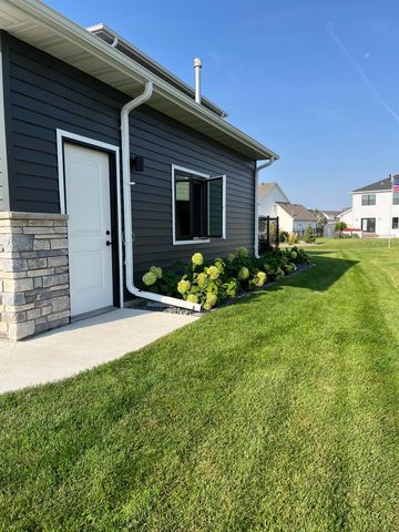 324 25th Avenue E, West Fargo, ND 58078