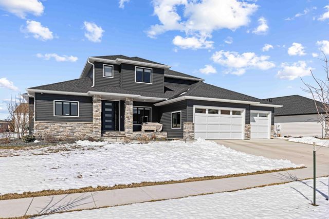 324 25th Avenue E, West Fargo, ND 58078
