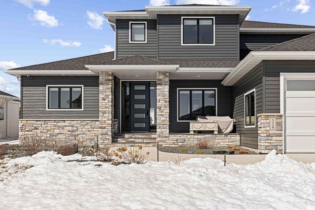 324 25th Avenue E, West Fargo, ND 58078