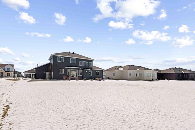 324 25th Avenue E, West Fargo, ND 58078