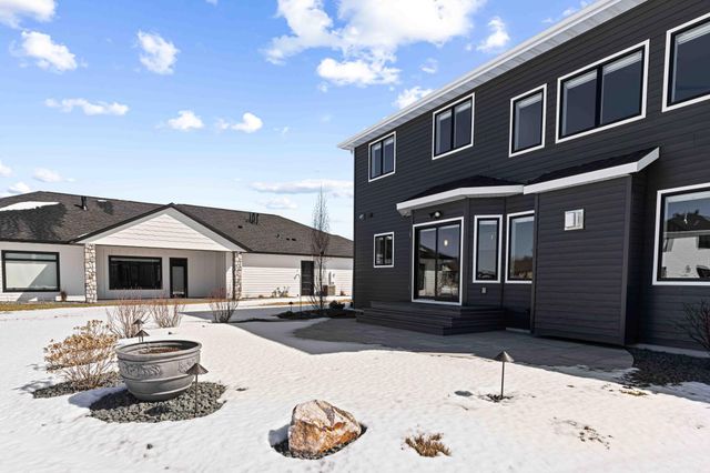 324 25th Avenue E, West Fargo, ND 58078