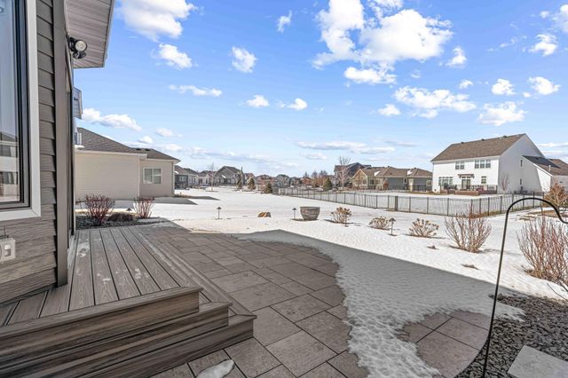 324 25th Avenue E, West Fargo, ND 58078