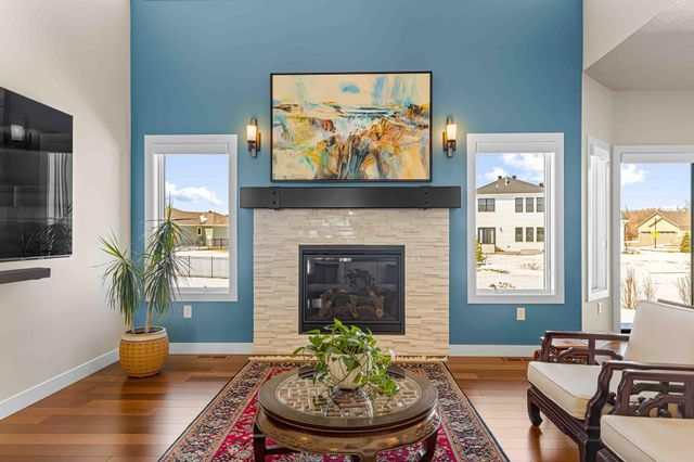 324 25th Avenue E, West Fargo, ND 58078