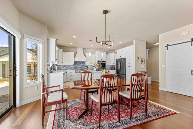 324 25th Avenue E, West Fargo, ND 58078