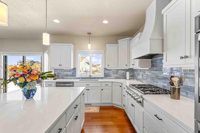324 25th Avenue E, West Fargo, ND 58078