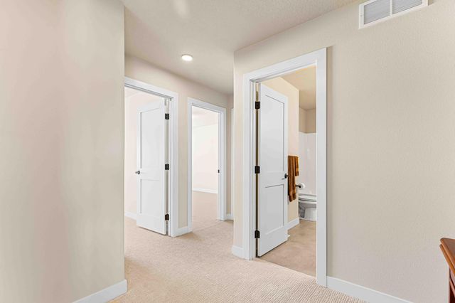 324 25th Avenue E, West Fargo, ND 58078