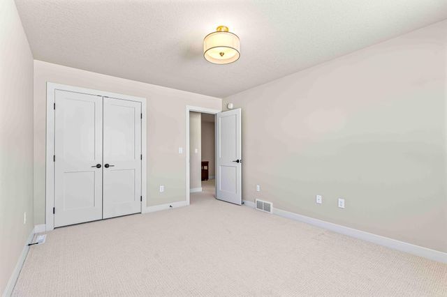 324 25th Avenue E, West Fargo, ND 58078