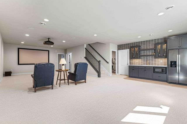 324 25th Avenue E, West Fargo, ND 58078