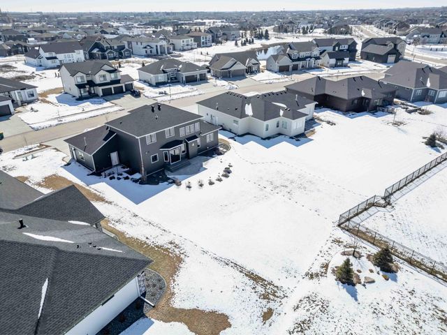 324 25th Avenue E, West Fargo, ND 58078