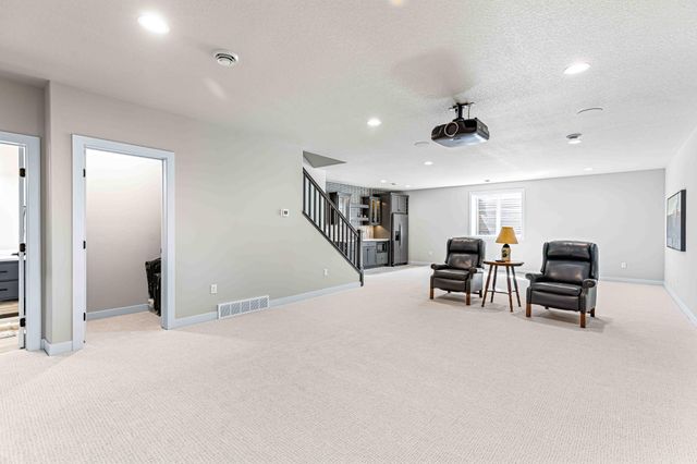 324 25th Avenue E, West Fargo, ND 58078